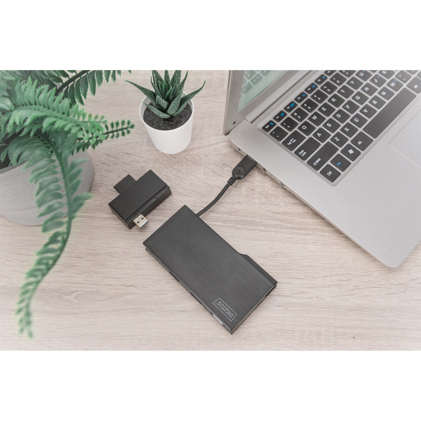 Digitus Travel Docking Station VGA/HDMI Grey - USB 3.2 Gen 1 Type-A, 2x USB-A, Gigabit Ethernet, MicroSD/SD