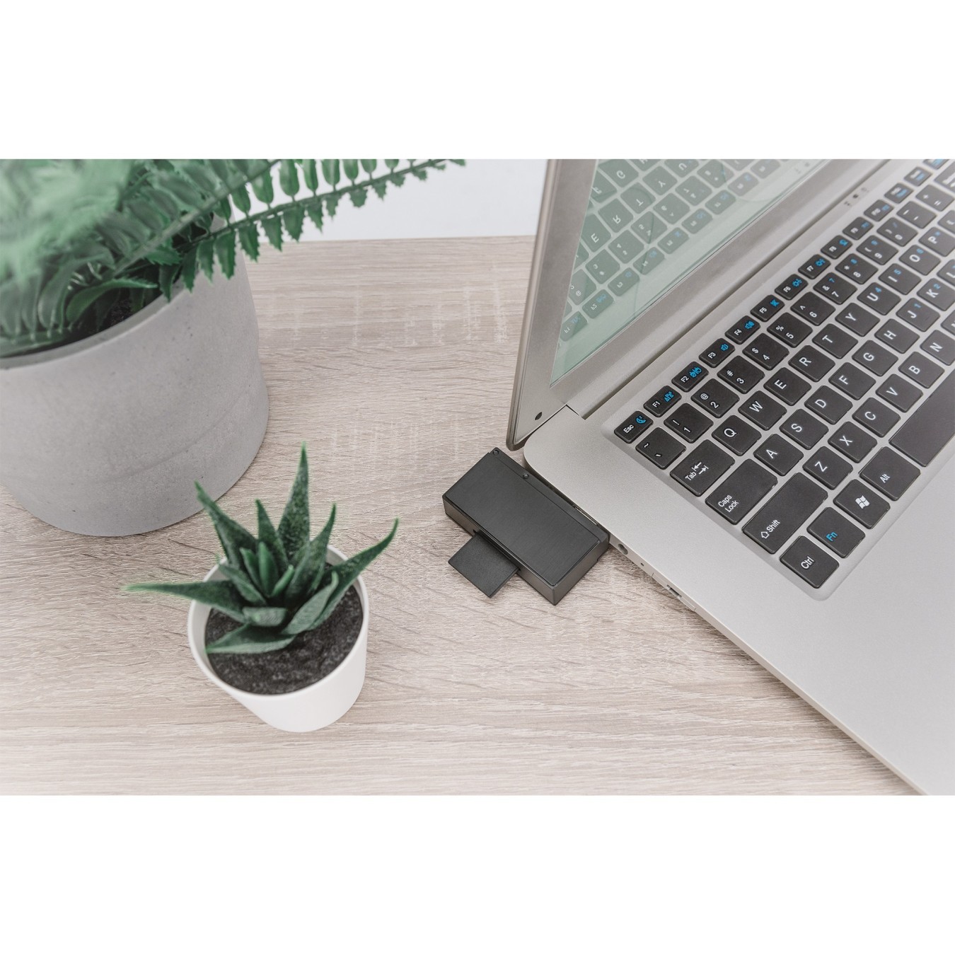 Digitus Travel Docking Station VGA/HDMI Grey - USB 3.2 Gen 1 Type-A, 2x USB-A, Gigabit Ethernet, MicroSD/SD
