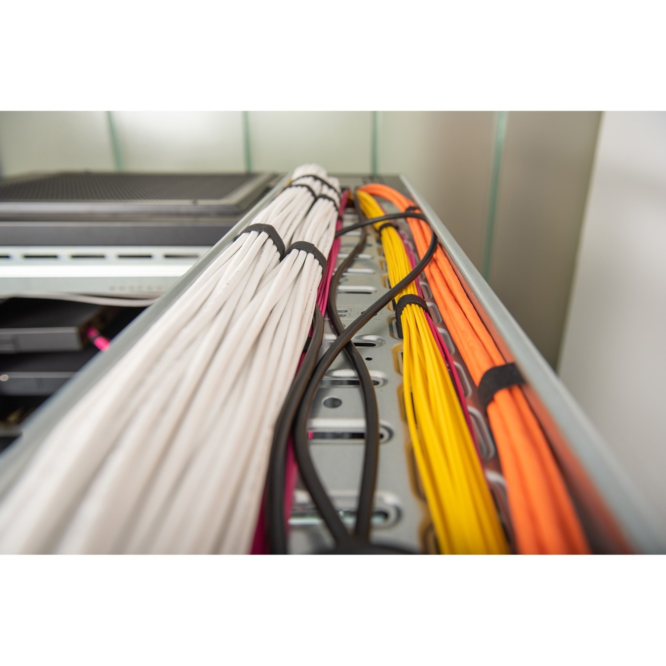 DIGITUS Installation Cable SFTP Cat7 305m Box - White, AWG26 — Buy in Cyprus with Fast Delivery