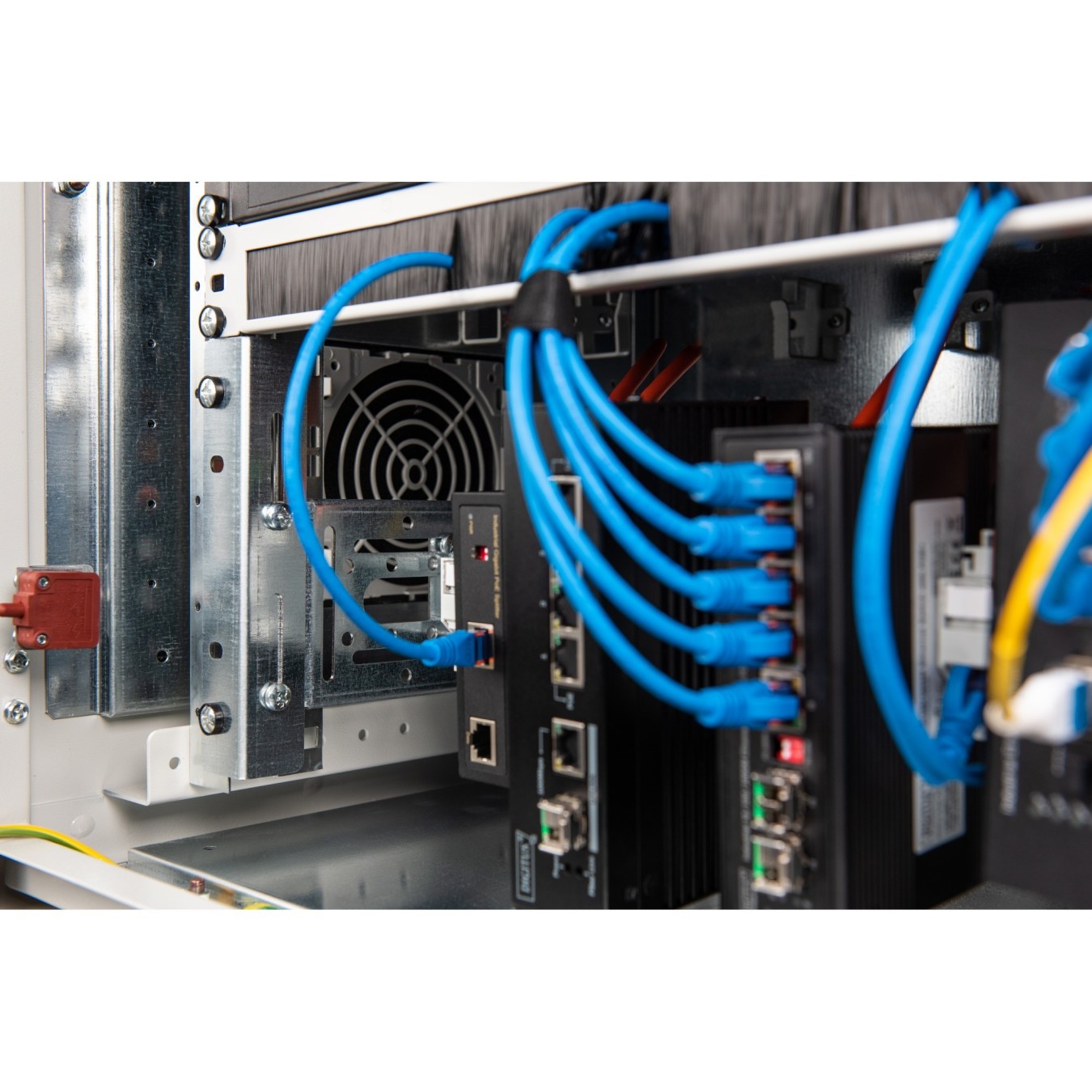 Digitus 19-inch 4U DIN Rail Carrier - 19-Inch Rack Mount — Buy in Cyprus with Fast Delivery