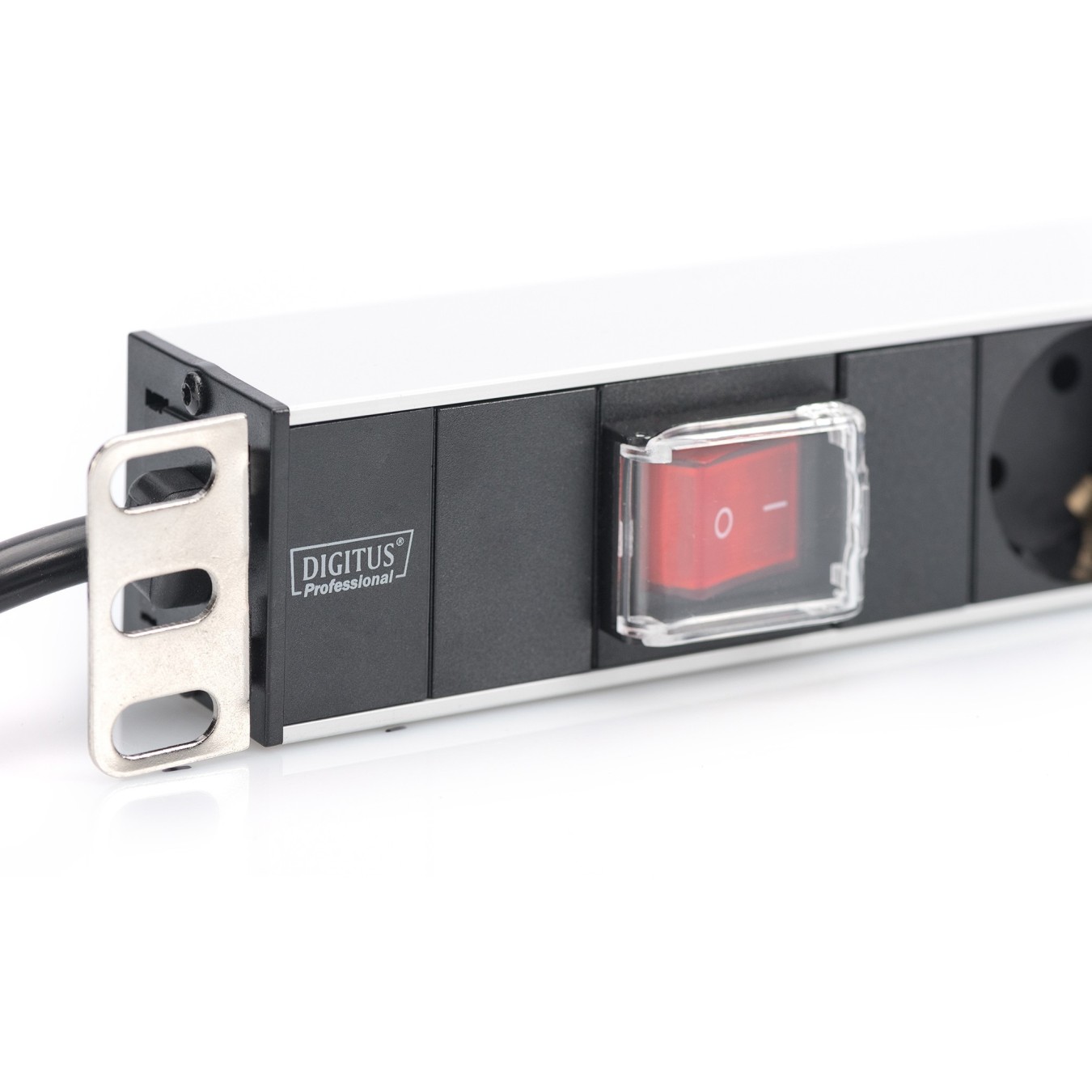 DIGITUS 7-Outlet Power Strip with Switch - Aluminum - 2m Cable — Buy in Cyprus with Fast Delivery