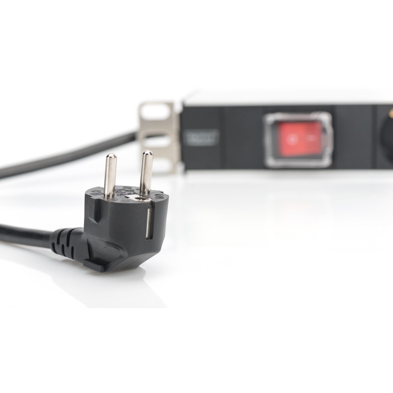 DIGITUS 7-Outlet Power Strip with Switch - Aluminum - 2m Cable — Buy in Cyprus with Fast Delivery