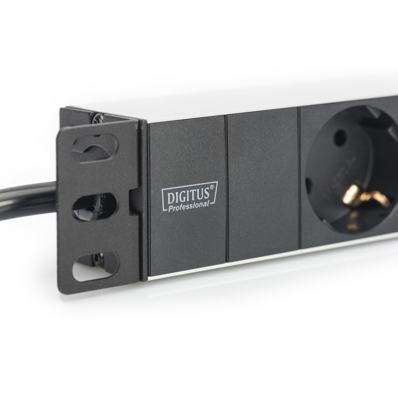 DIGITUS Power Strip 1U 3-Gang Aluminum 2m Lead — Buy in Cyprus with Fast Delivery