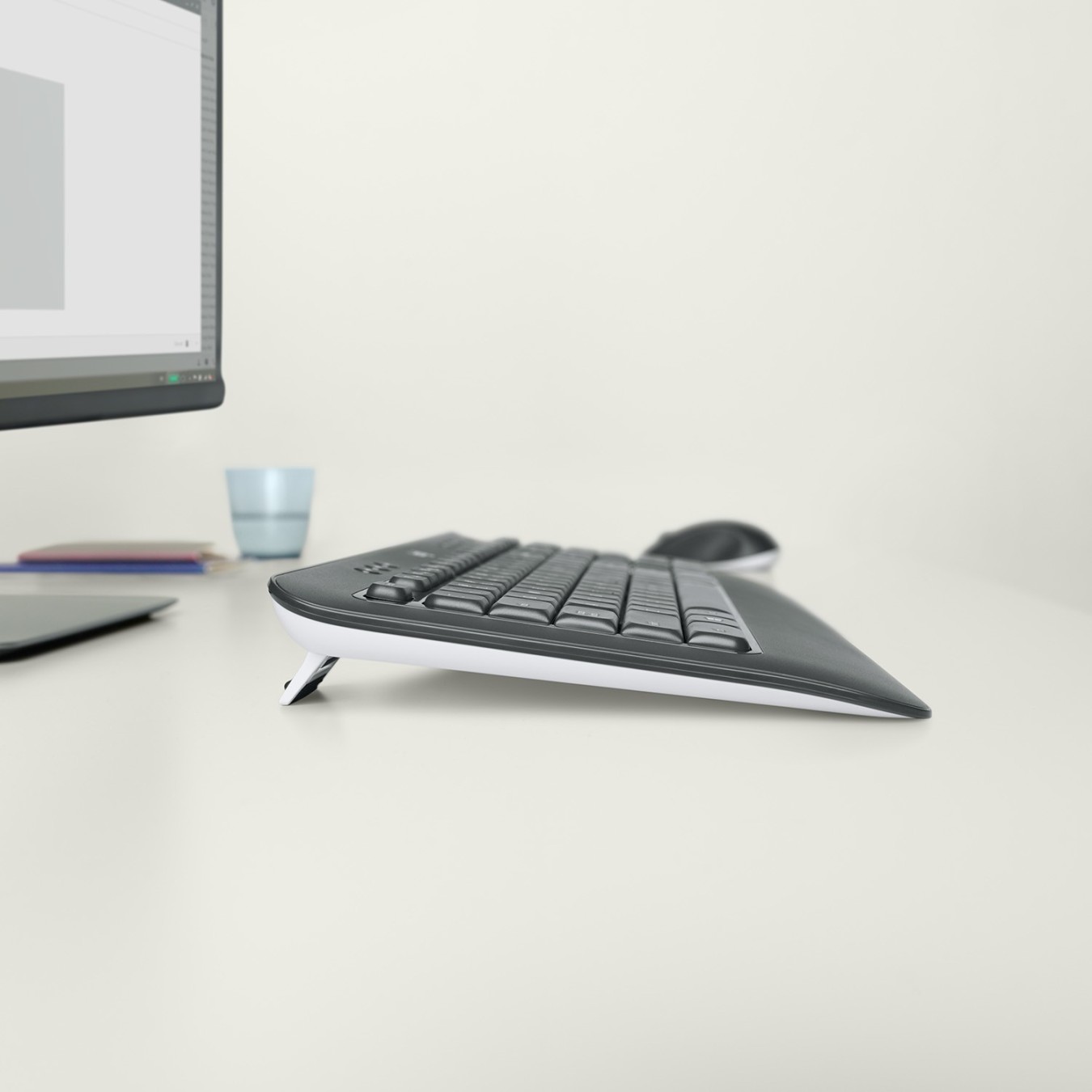 Logitech MK540 - MK540 - RF Wireless AZERTY Belgium Black/White — Buy in Cyprus with Fast Delivery