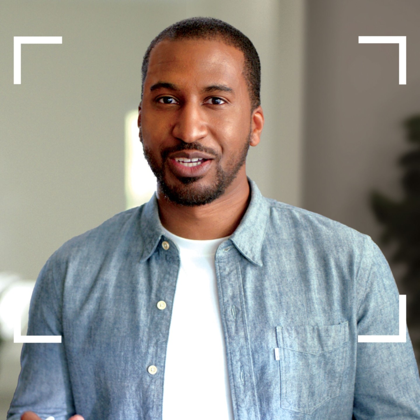 Logitech Brio 500 1080p Full HD USB-C Webcam with Privacy Shutter (Boxed) — Buy in Cyprus with Fast Delivery