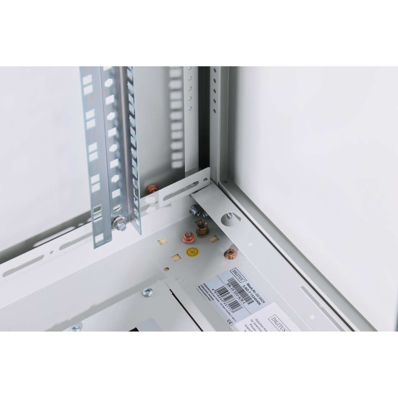 DIGITUS Netzwerkschrank Unique 22HE 1164x600x800mm Grey (Speditionsversand) - Freestanding 22U