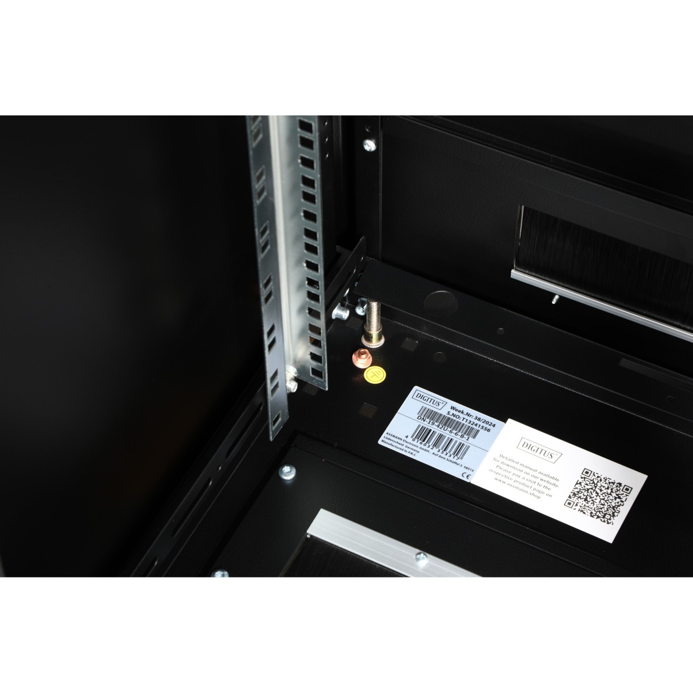 DIGITUS Netzwerkschrank Unique - 42HE - 2053x600x600mm black, Freestanding 42U (Speditionsversand)