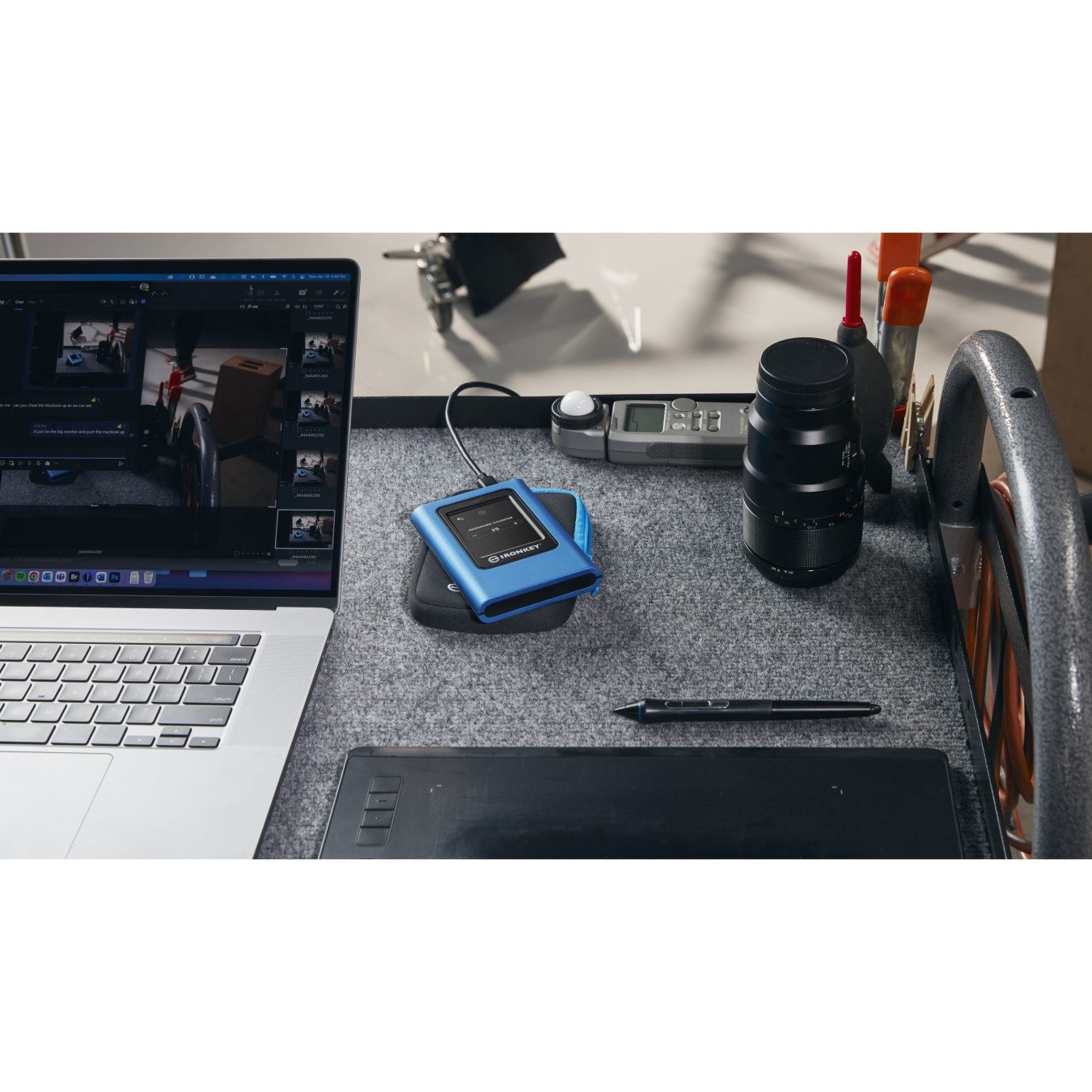 3.84TB Kingston IronKey Vault Privacy 80 USB 3.2 Gen 1 - Vault Privacy 80 - Blue, 3.84 TB, USB 3.2 Gen 1