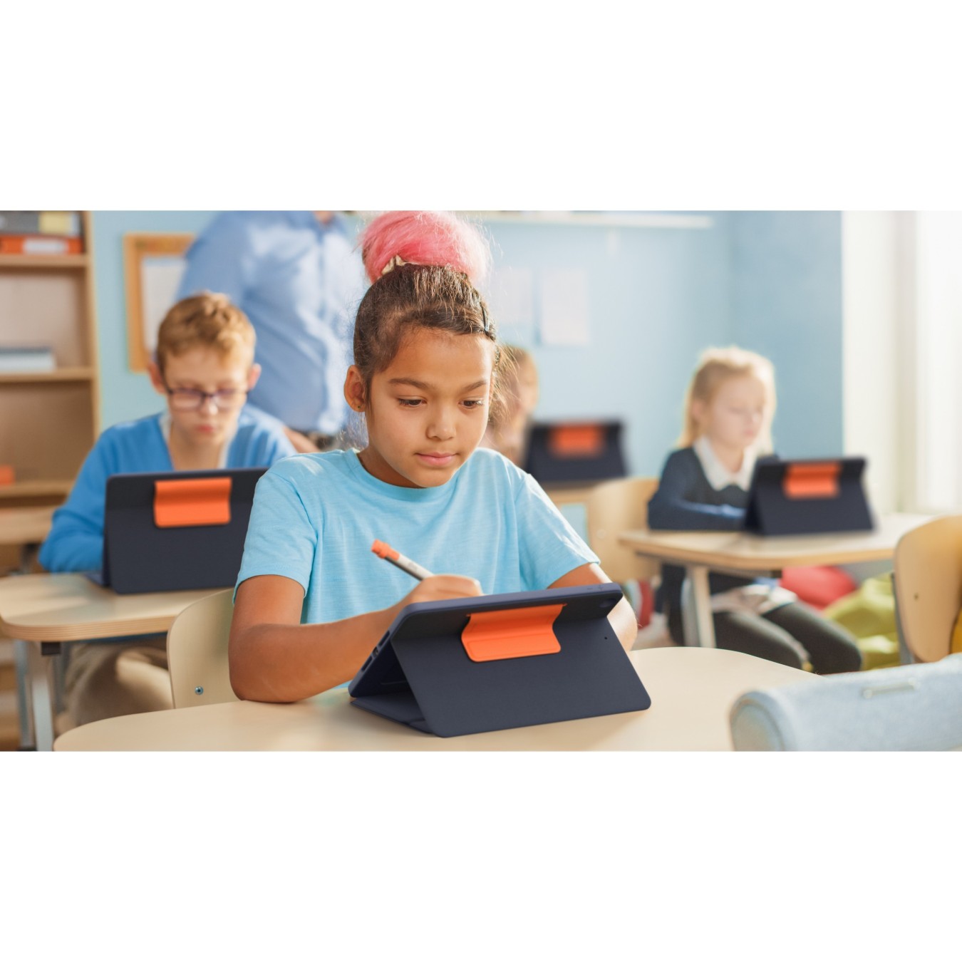 Logitech Rugged Combo 3 for iPad Gen. 7/8 - Classic Blue - Education (DE) — Buy in Cyprus with Fast Delivery