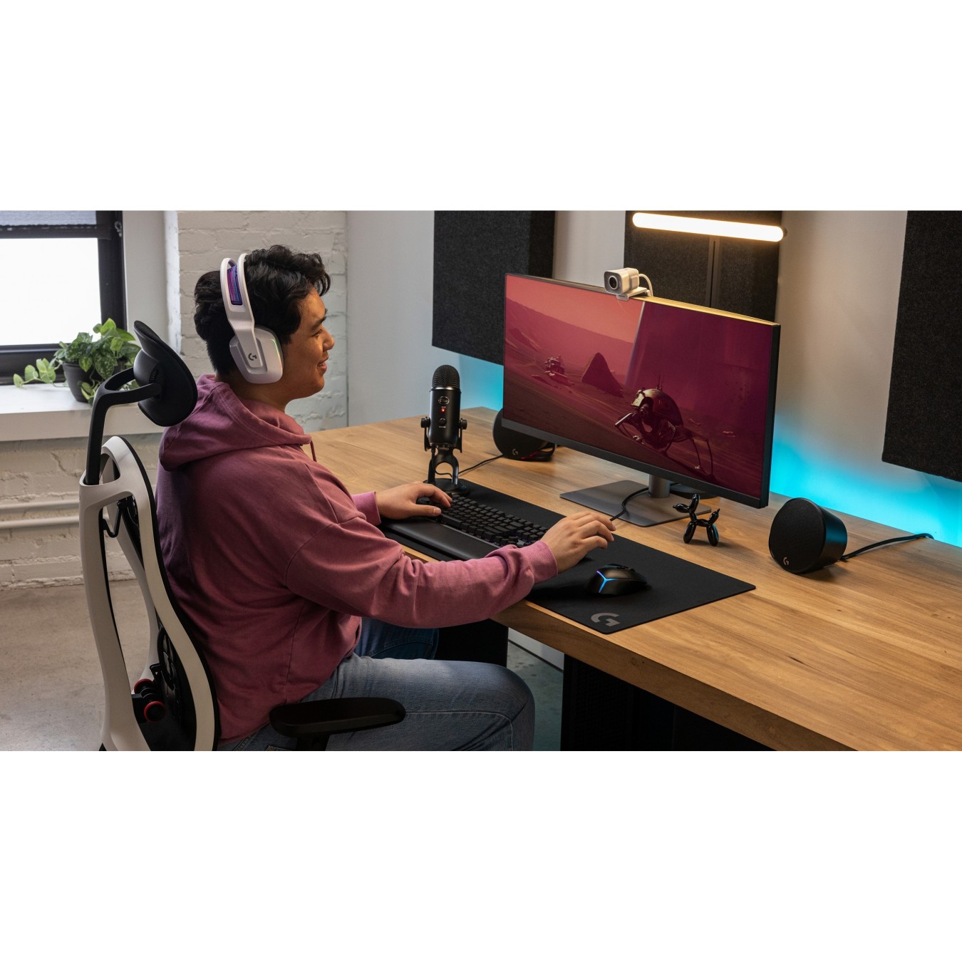 Logitech G502 HERO Gaming Mouse - 25,600 DPI - 910-005472 | Armenius Store