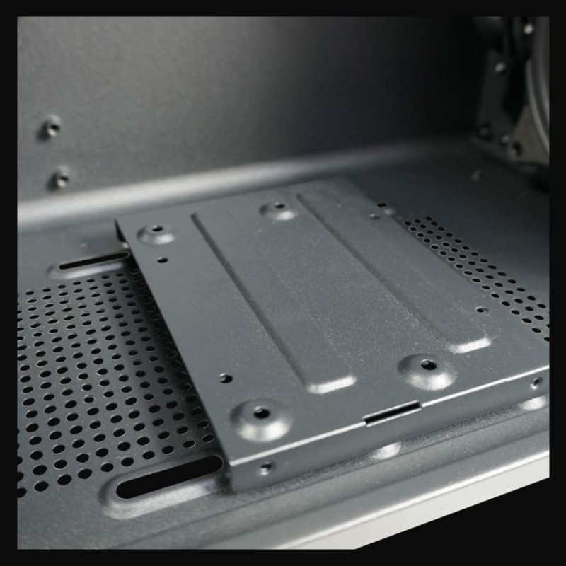 Buy LC-Power Midi - 716MB - Midi in Cyprus, Nicosia, Limassol, Larnaka, Pafos