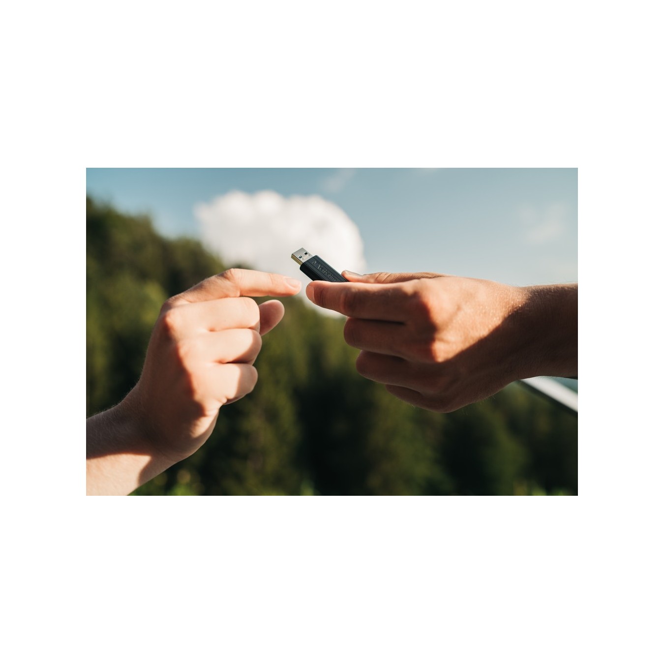 Verbatim PinStripe USB 3.2 256GB Black 49320 (Boxed) — Buy in Cyprus with Fast Delivery