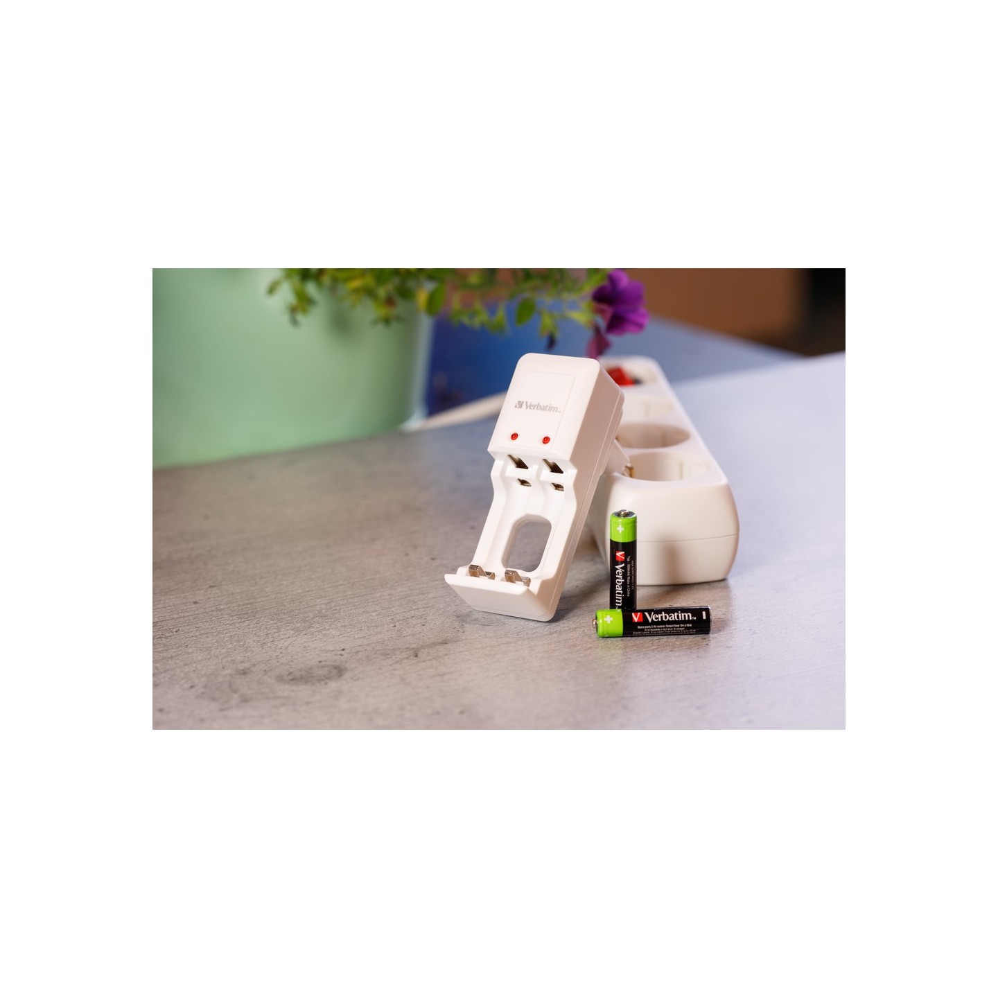 Verbatim Rechargeable AAA Batteries 950mAh - (4pcs) — Buy in Cyprus with Fast Delivery