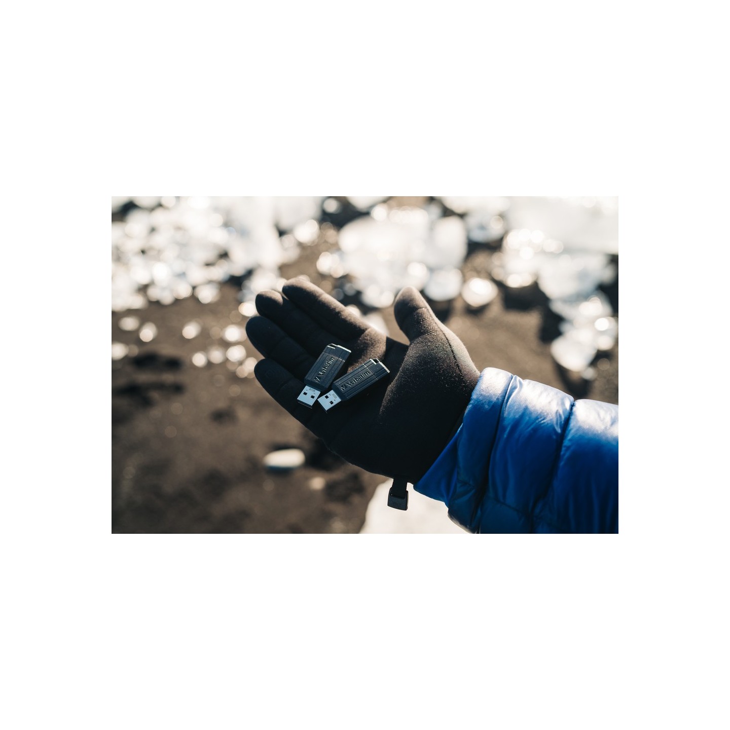 Verbatim PinStripe 8GB USB 2.0 Flash Drive Black - 49062 — Armenius Store Cyprus