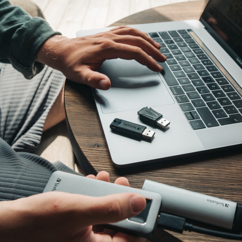 Buy Verbatim USB Drive - 3.2 Pinstripe 64GB Black in Cyprus, Nicosia, Limassol, Larnaka, Pafos