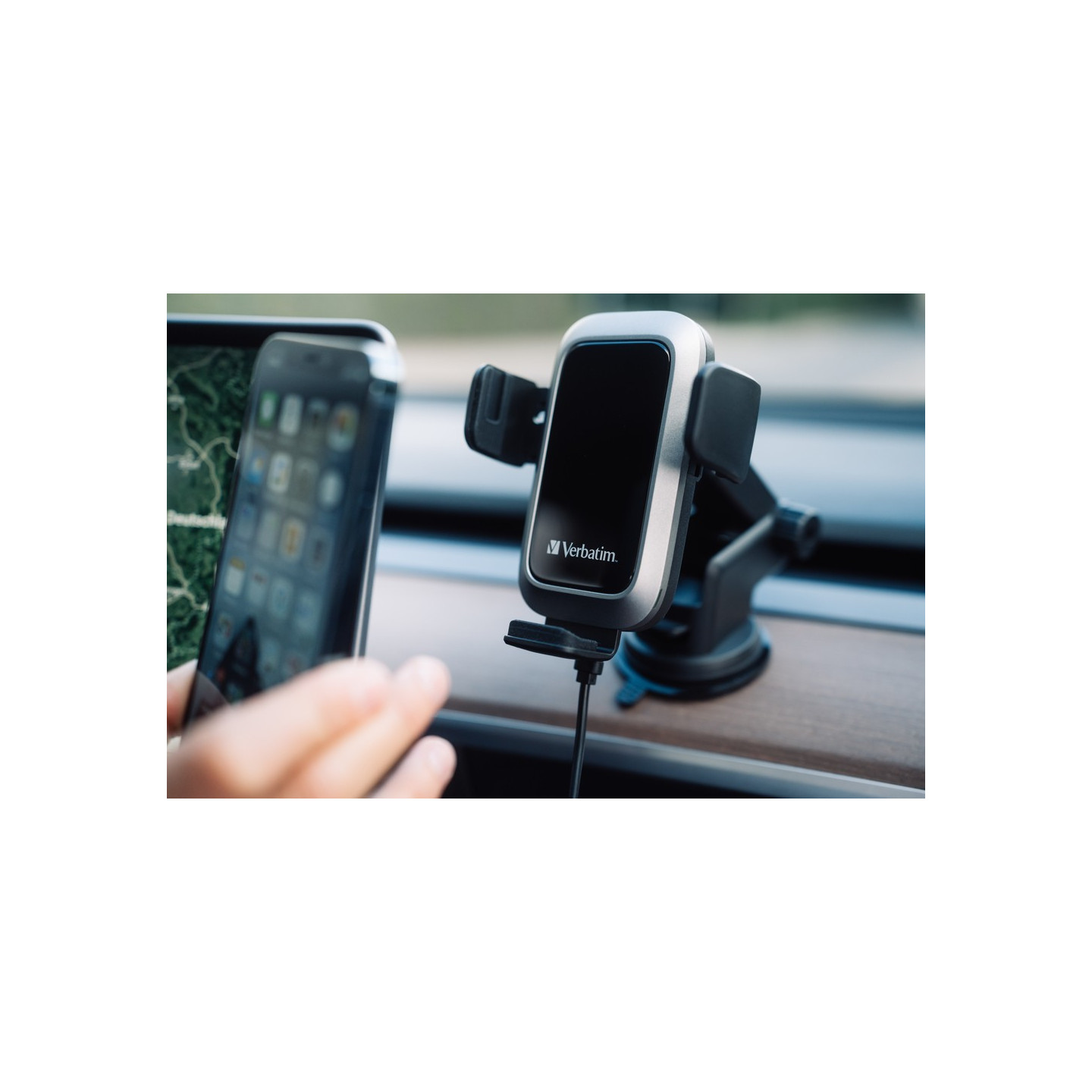 Verbatim Wireless Auto Align Car Charger - FWC-03 - Wireless Auto Align Car Charger Qi Certified for AirVent Dash