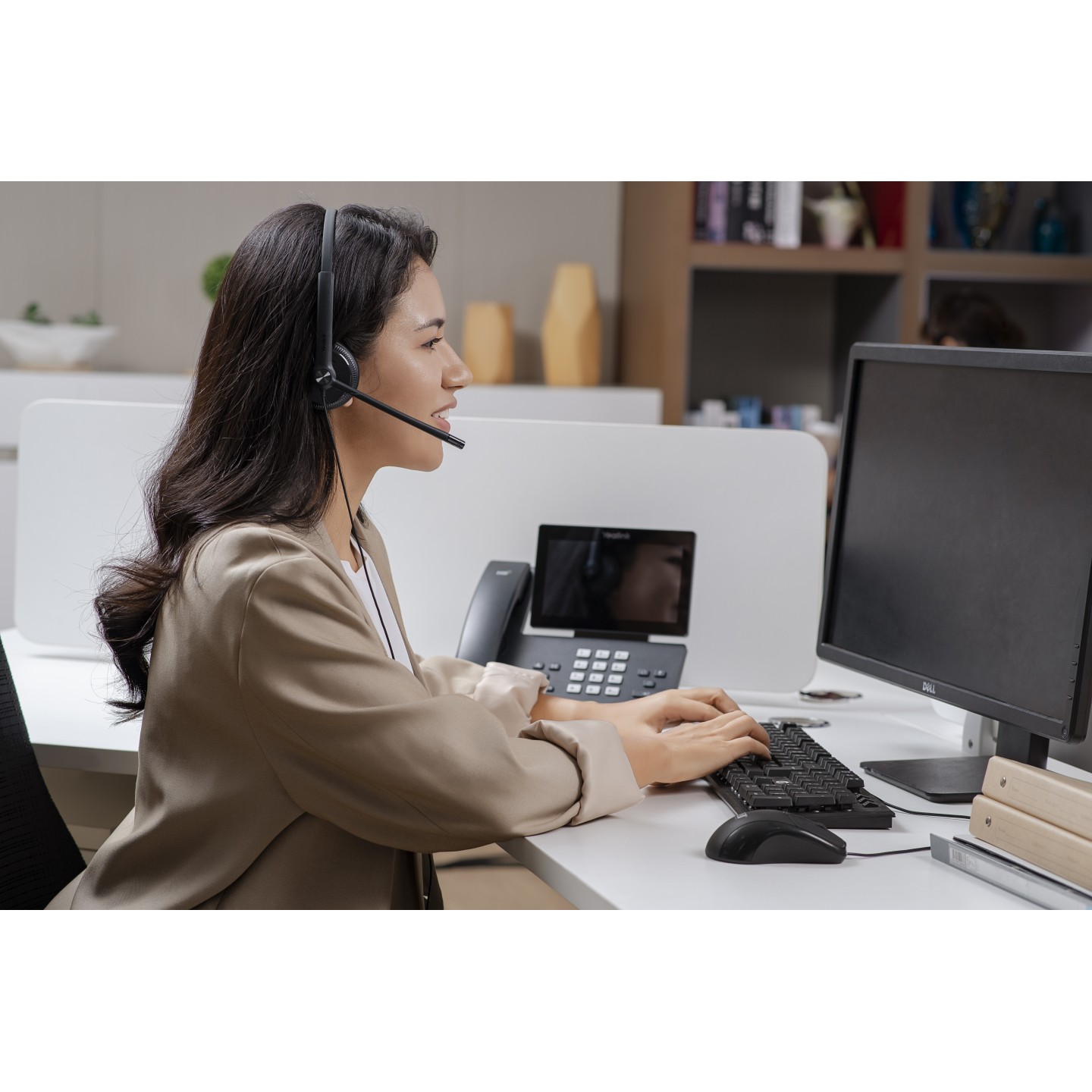 Yealink UH34 SE Dual USB-C Microsoft Teams Certified Headset (Boxed) — Buy in Cyprus with Fast Delivery