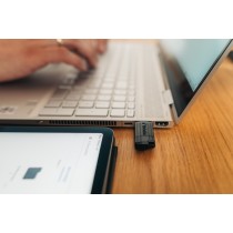 Verbatim Pinstripe 49064 USB Flash Drive – 32GB USB 2.0 | Armenius Store