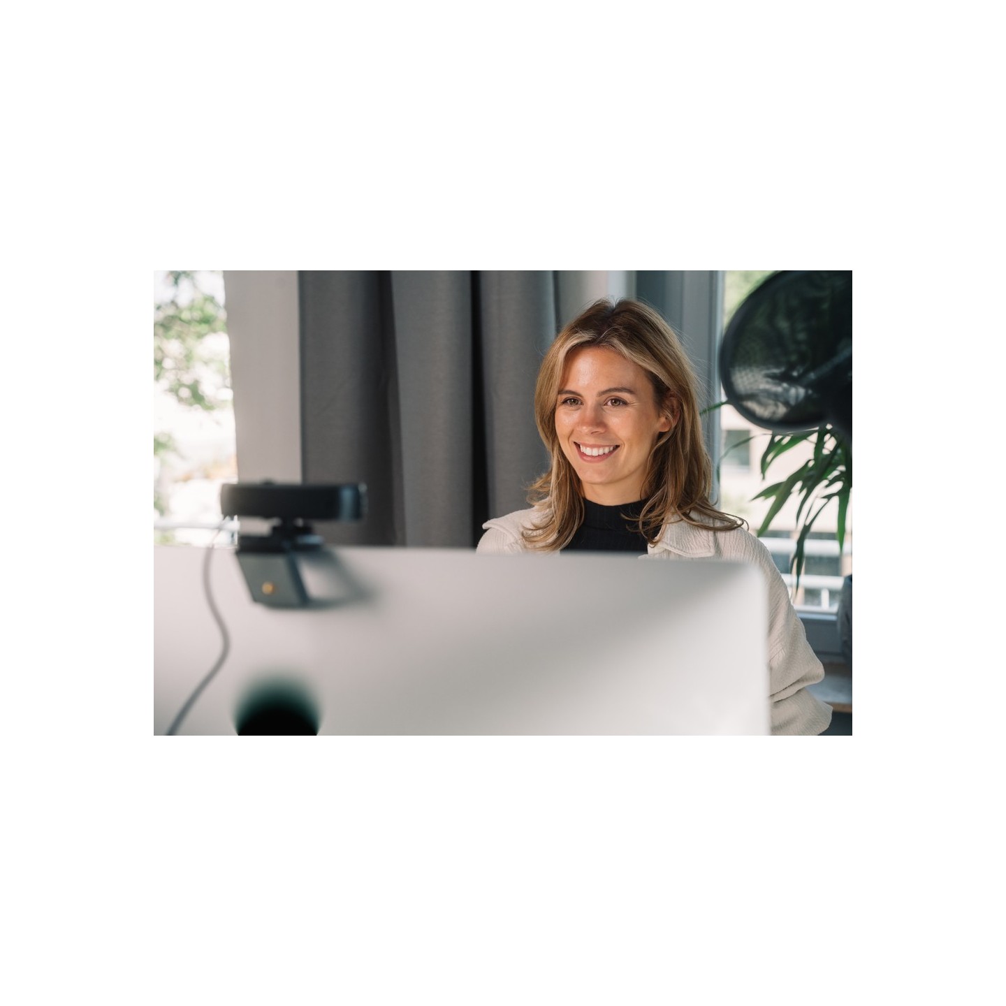 Verbatim AWC-03 4K Autofocus Webcam with Dual Microphone 120° Wide Angle (Boxed) — Buy in Cyprus with Fast Delivery