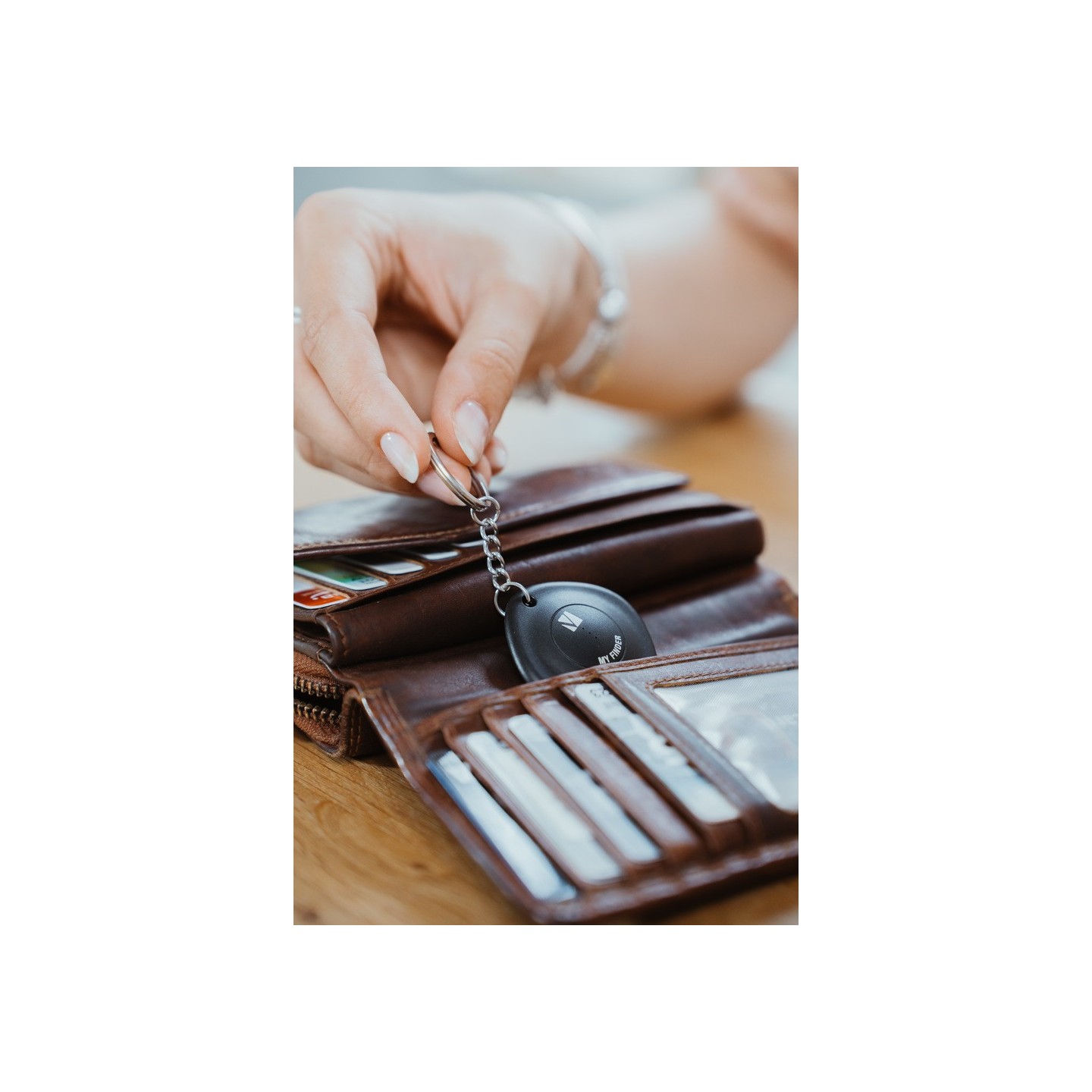 Verbatim My Finder Apple Bluetooth Item Finder - MYF-01 - Black 1-pack — Buy in Cyprus with Fast Delivery