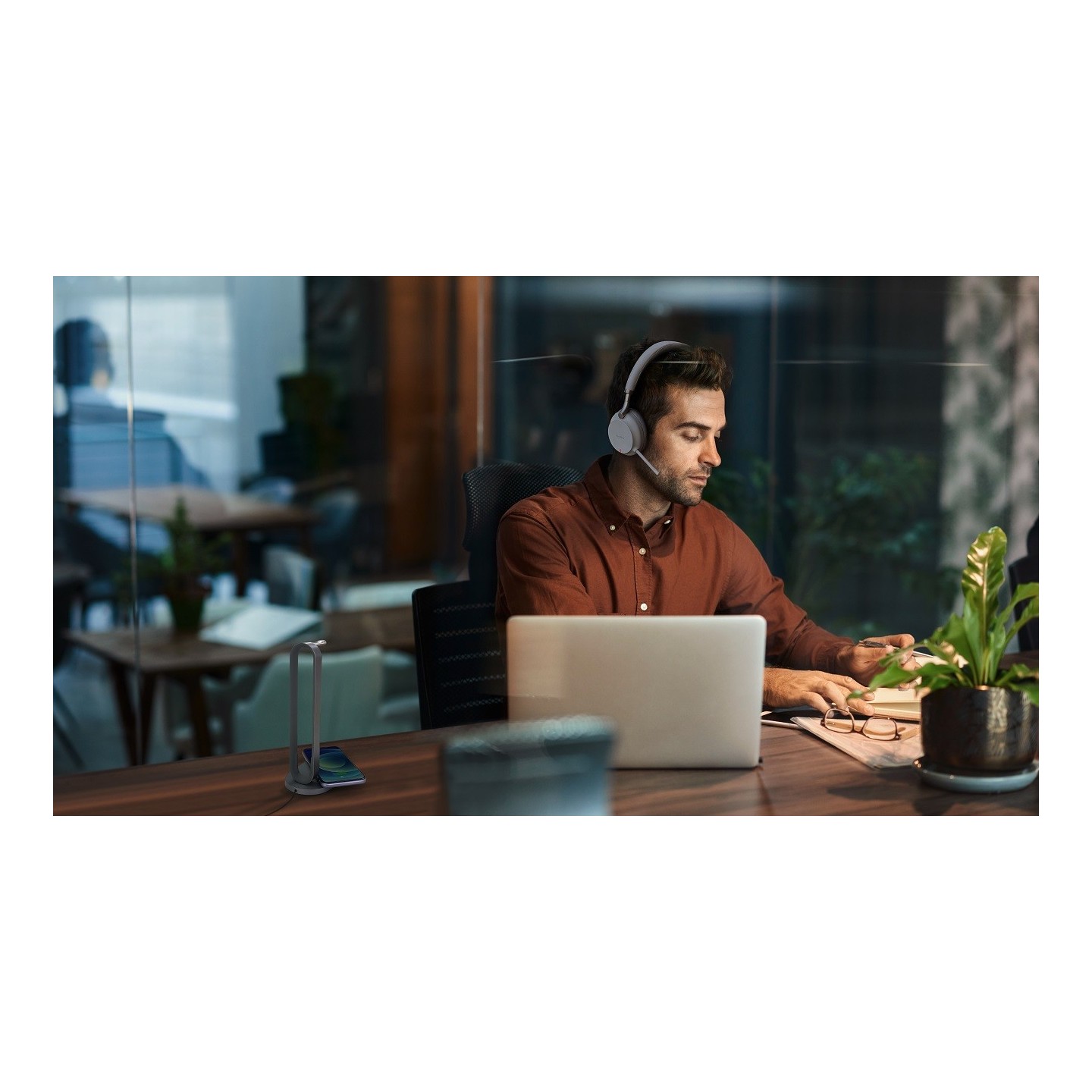 Yealink BH72 Wireless Bluetooth Headset - Dual Teams, Retractable Mic, Charging Stand (Boxed)