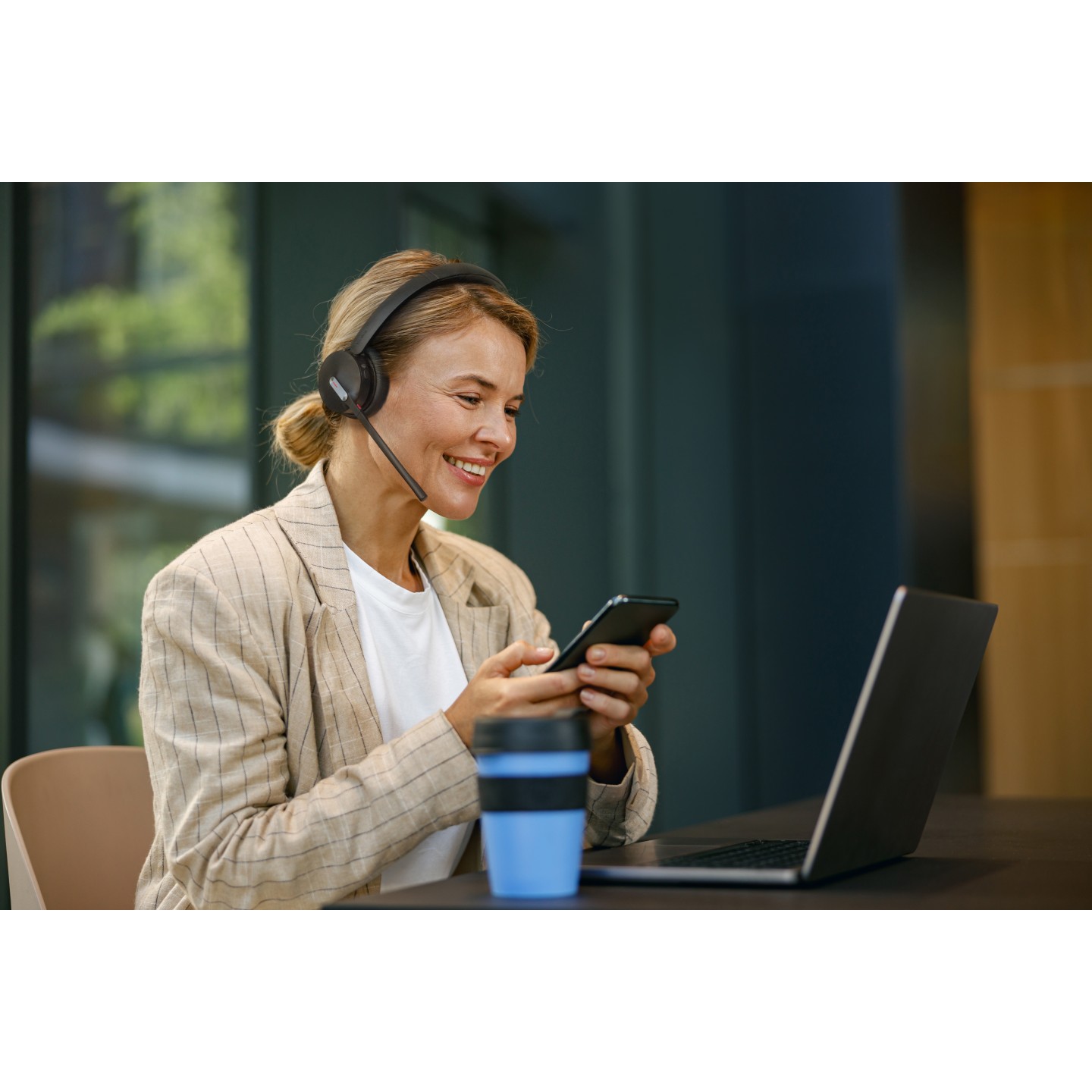 Yealink WH64 Dual DECT/Bluetooth Wireless Headset w/ Dongle (Boxed) — Buy in Cyprus with Fast Delivery