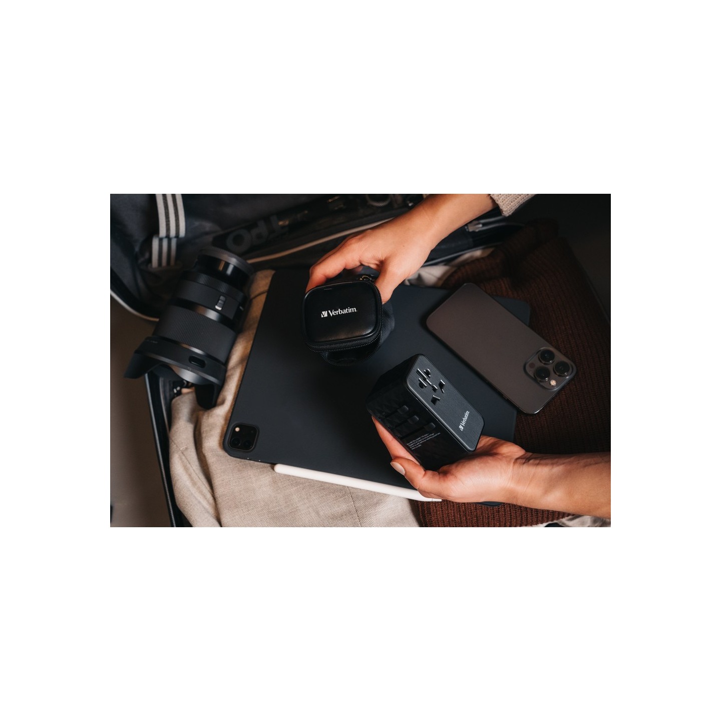 Verbatim Charger Travel Adapter World to World GAN III 100W 2xC 2xA UTA-06 — Buy in Cyprus with Fast Delivery