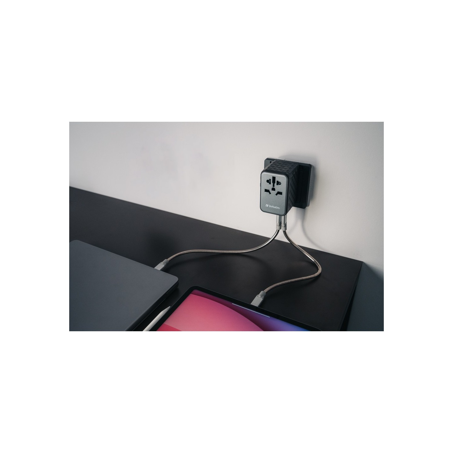 Verbatim Charger Travel Adapter World to World GAN III 100W 2xC 2xA UTA-06 — Buy in Cyprus with Fast Delivery