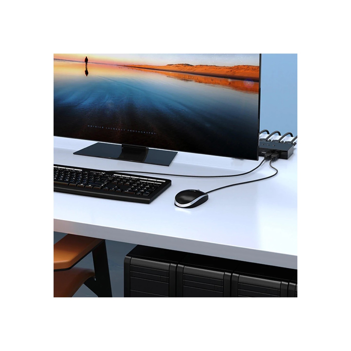 Unitek VGA KVM Switch 4In1Out w 3-Port USB2.0 Hub - U-8710ABK - VGA, 4In1Out, 3-Port USB2.0 Hub