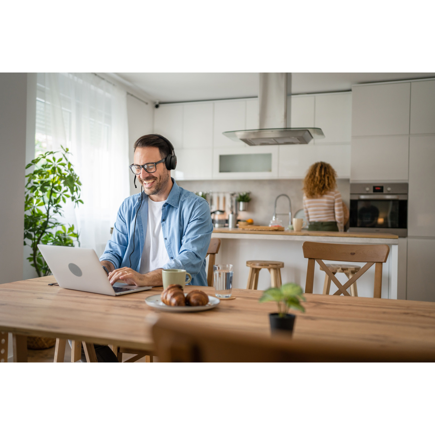 Yealink UH48 Wired USB Headset - 4-Mic Noise Cancelling Hybrid ANC (Boxed) — Buy in Cyprus with Fast Delivery