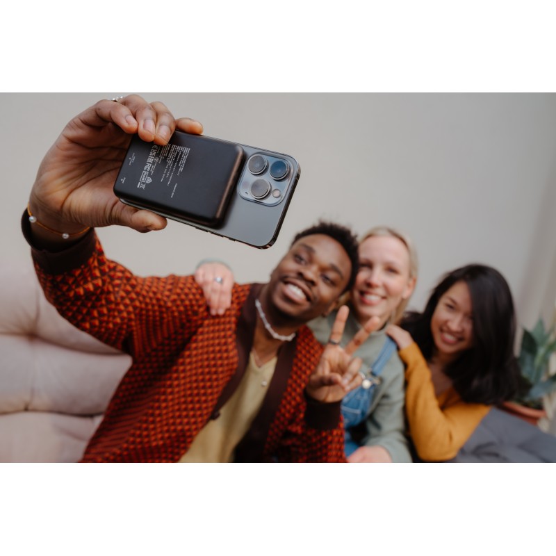 Buy Verbatim Wireless Magnetic Slim Powerbank - Qi2 15W 5000mAh Black in Cyprus, Nicosia, Limassol, Larnaka, Pafos