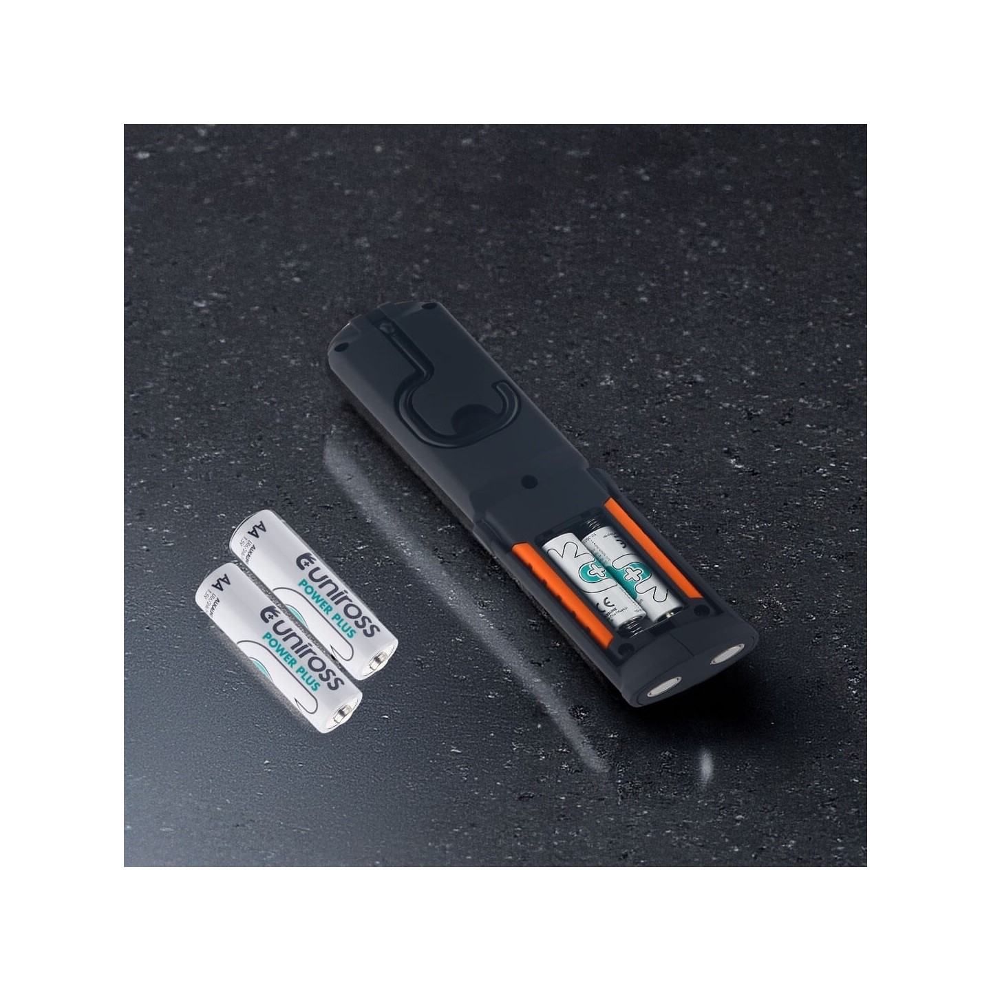 Uniross Light Torch - ULFL018 - 2in1 Spotlight & Floodlight 200 Lumens 40 hrs — Buy in Cyprus with Fast Delivery