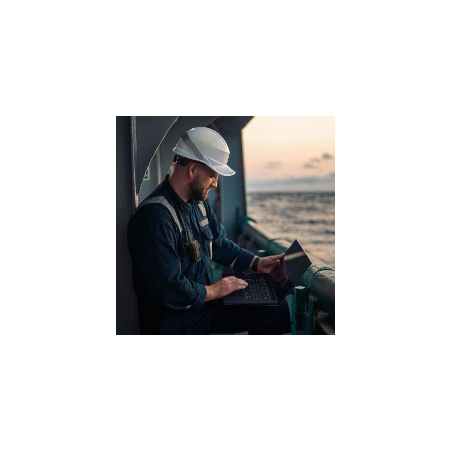 Midland ARCTIC Portable Marine VHF Transceiver - IP67 Black — Buy in Cyprus with Fast Delivery