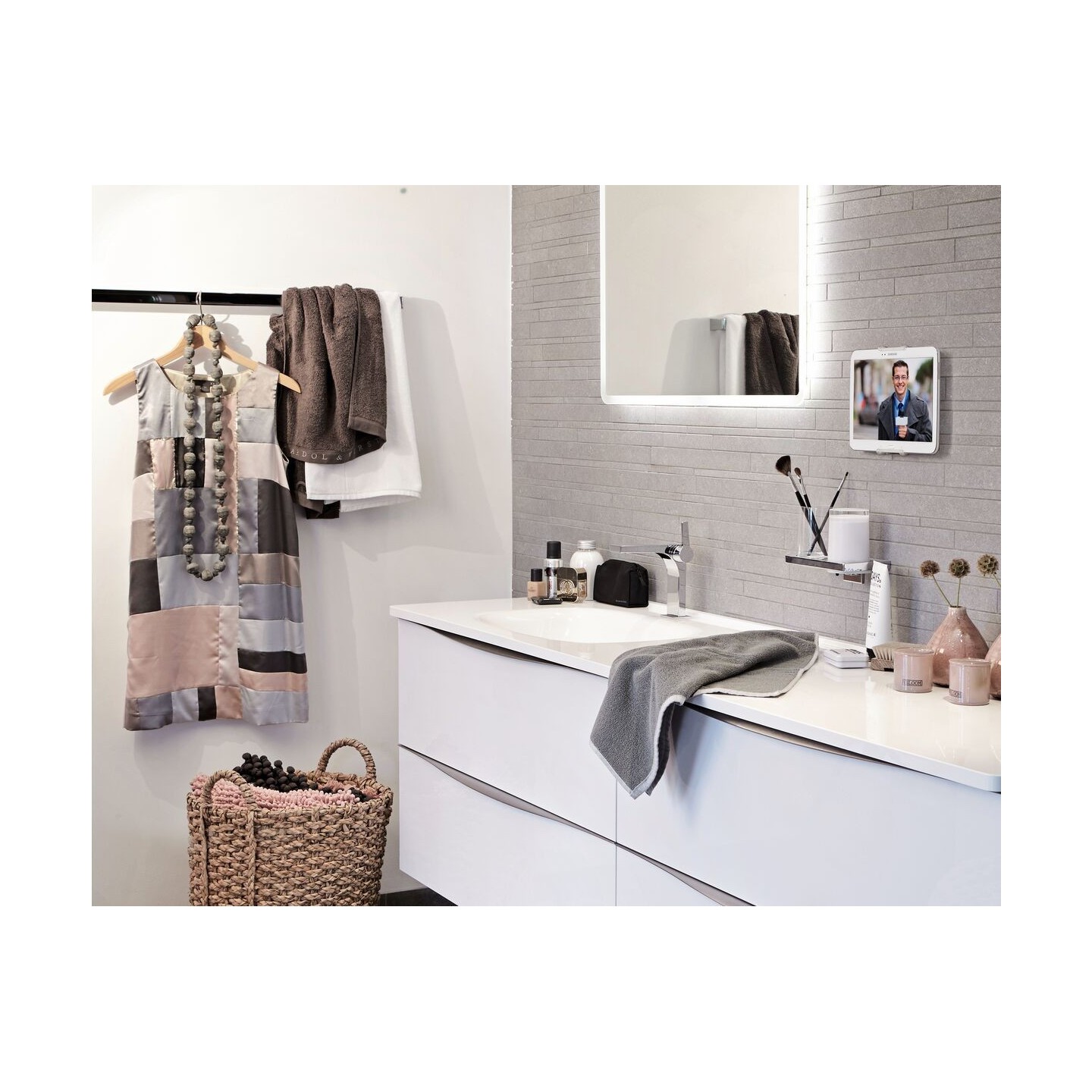 Vogels Tablet Wall Mount - TMS1010 - Fixed 7-13'' — Buy in Cyprus with Fast Delivery