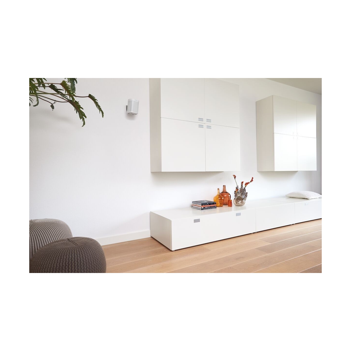 Vogels Wall Mount - SOUND 4201 - for SONOS ONE PLAY1 White — Buy in Cyprus with Fast Delivery