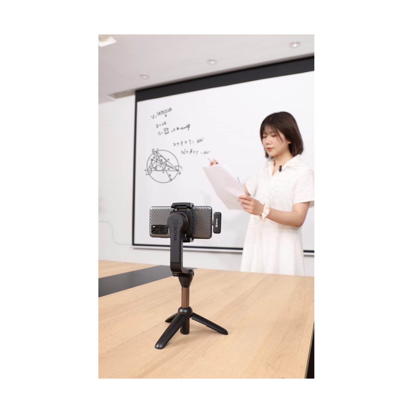 BOYA Wireless Microphone - BY-WM3T2-D2 - 2.4GHz Mobile wireless mic for iOS iPhone (2 transmitters, two person vlog)