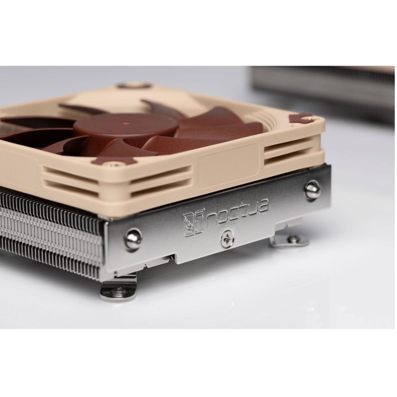 Noctua NH-L9i-17xx - Low-Profile CPU Cooler for LGA1700, 92mm Fan, Beige/Brown, 37mm Height — Buy in Cyprus with Fast Delivery