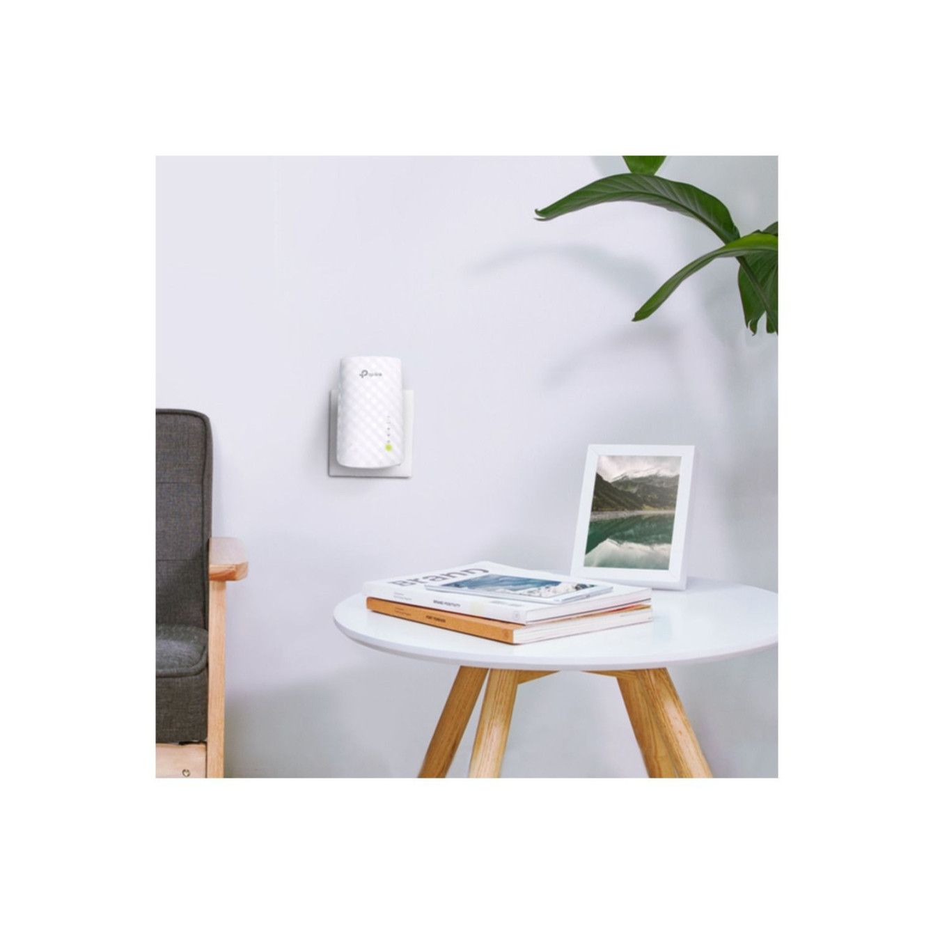 TP-Link Wireless Range Extender - RE200 - Dual-Band AC (2.4/5 GHz), 433 Mbps, White — Buy in Cyprus with Fast Delivery