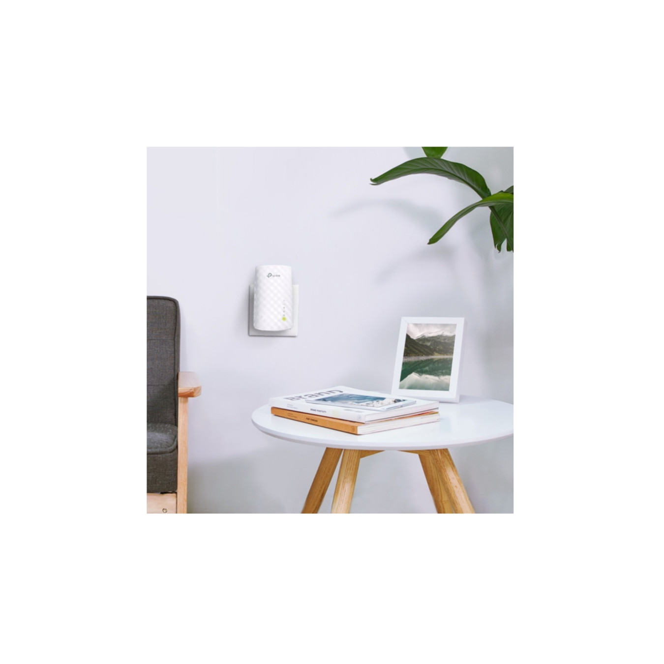 TP-Link Wireless Range Extender - RE200 - Dual-Band AC (2.4/5 GHz), 433 Mbps, White — Buy in Cyprus with Fast Delivery