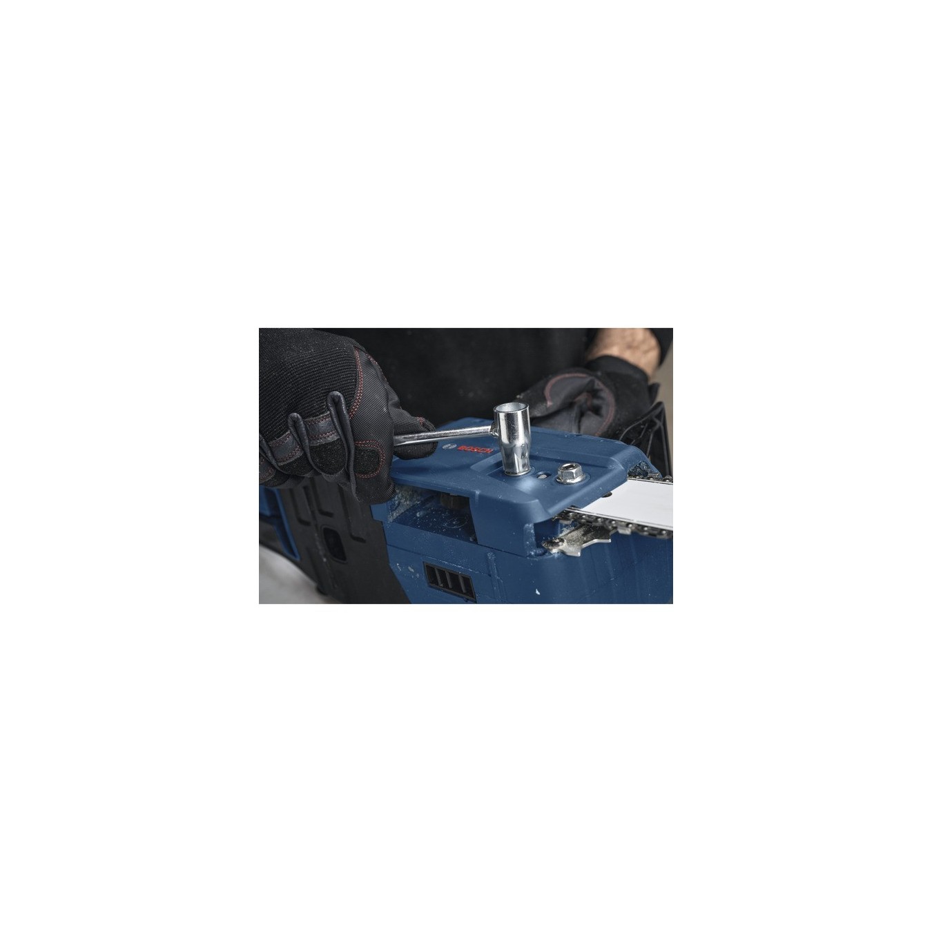 Cordless chainsaw - GKE 18V-40 - Professional solo, 18 volts — Buy in Cyprus with Fast Delivery