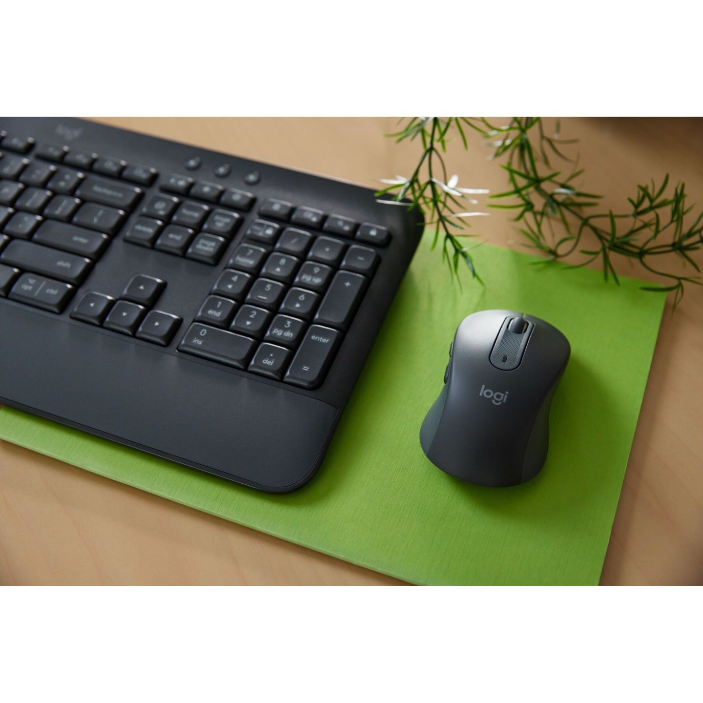 Logitech MK650 Wireless Keyboard & Mouse Combo - 920-010994 Graphite German QWERTZ (Boxed) — Buy in Cyprus with Fast Delivery