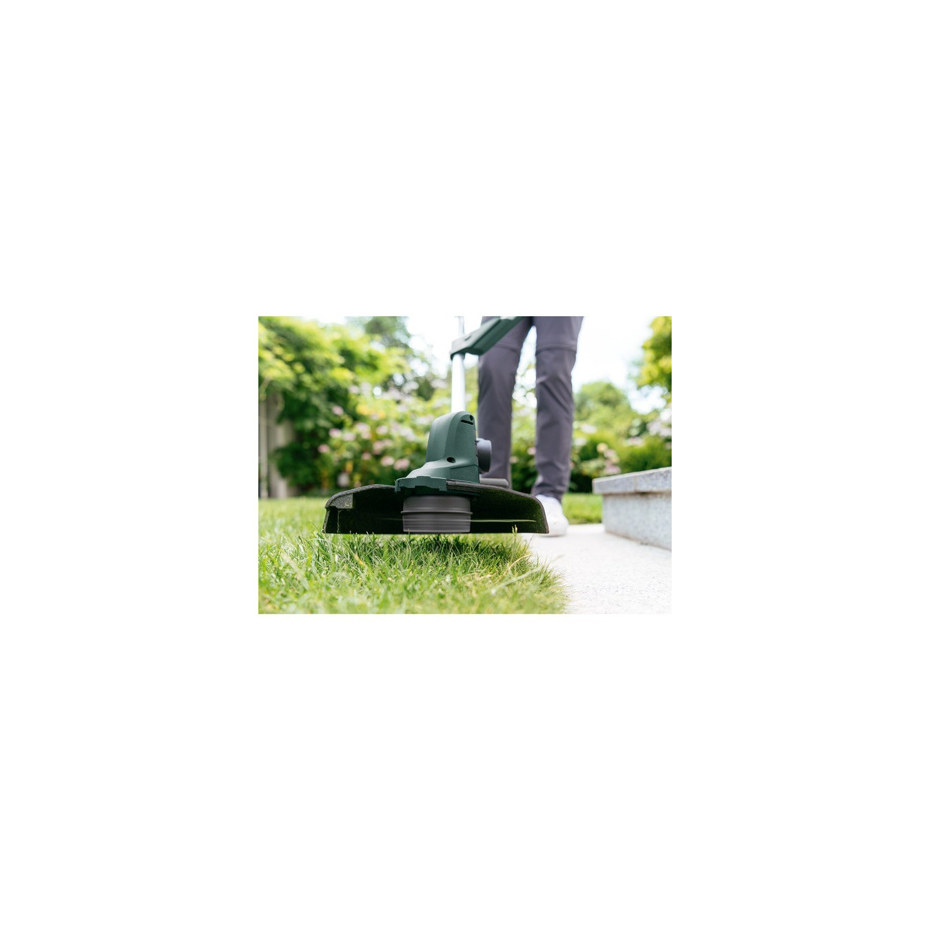 Akku-Rasentrimmer UniversalGrassCut 18V-26 Solo, 18Volt — Buy in Cyprus with Fast Delivery