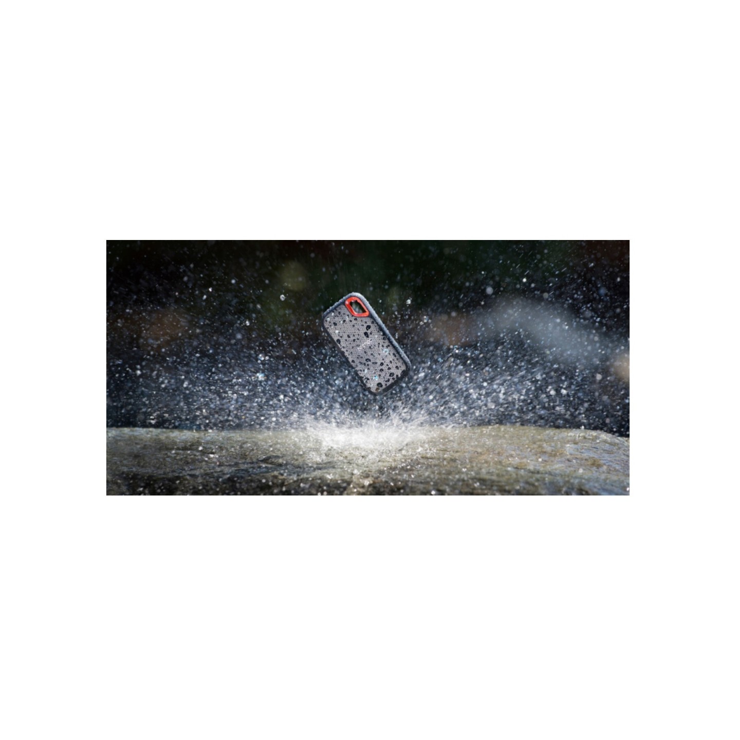 SanDisk Extreme Portable SSD - SDSSDE61-2T00-G25 - 2TB, USB-C (3.2 Gen2), Black, NVMe, AES-256