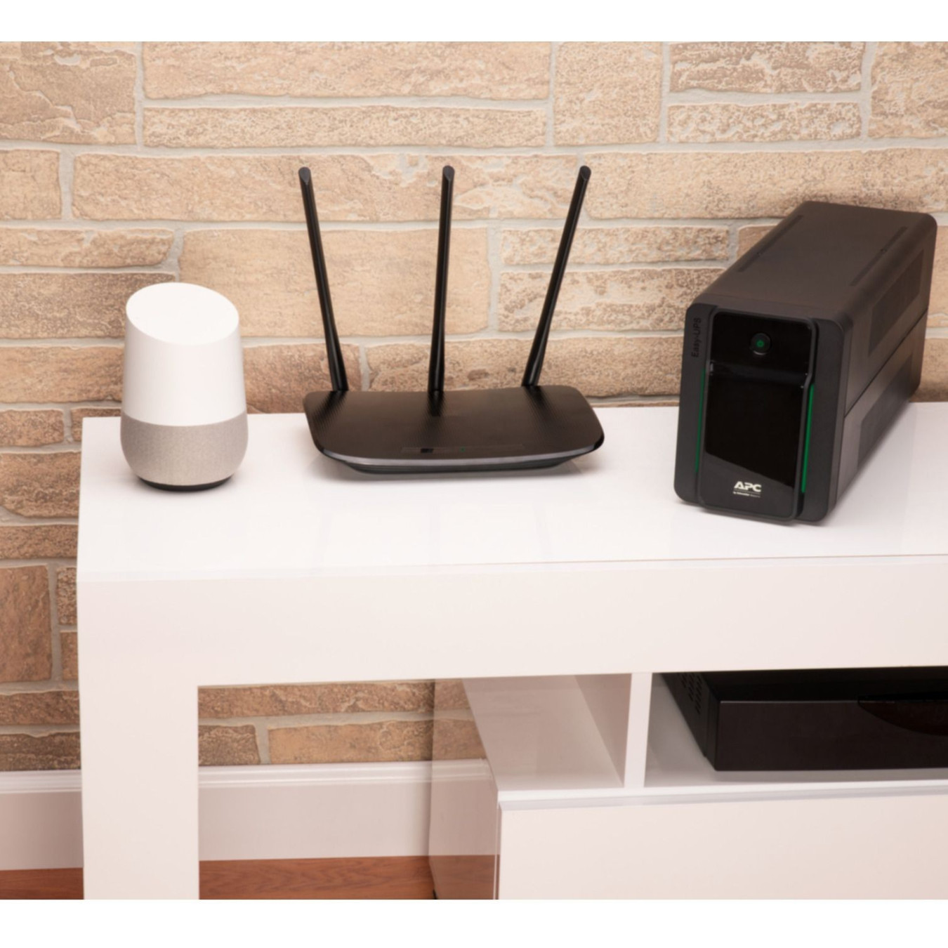 APC Easy UPS BVX900LI-GR - Compact Line-Interactive UPS with AVR, Wall-mountable (220-240V) — Buy in Cyprus with Fast Delivery