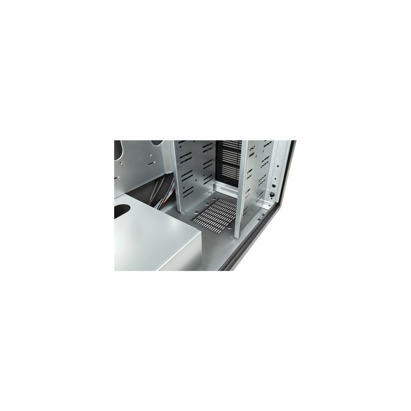 IPC Server T-9 Tower, server housing — Buy in Cyprus with Fast Delivery