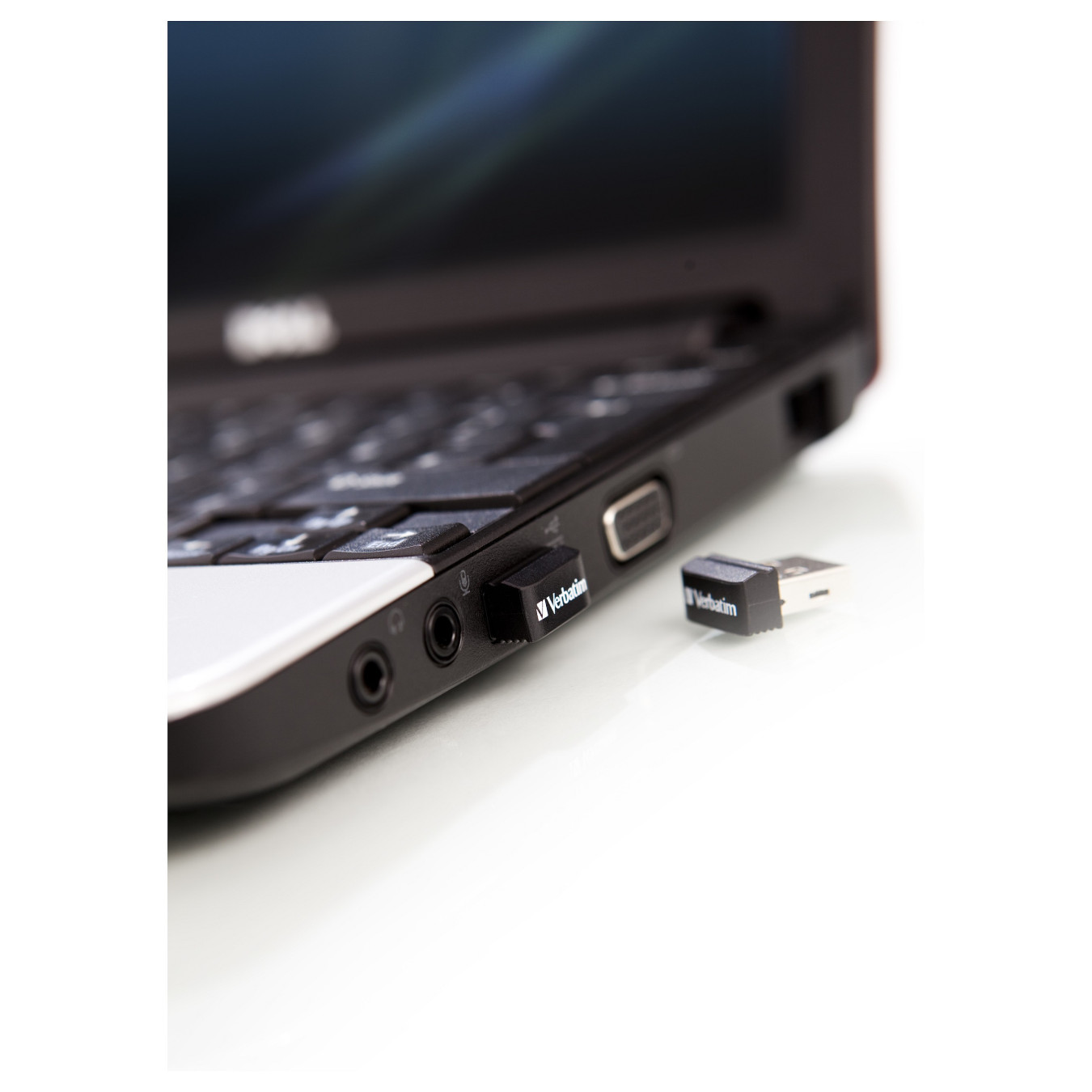 STICK 32GB USB 2.0 Verbatim Store'n'Stay Nano blue — Buy in Cyprus with Fast Delivery