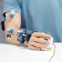 Logitech MX Vertical 910-005448 Graphite Ergonomic Vertical Wireless Mouse (Boxed) — Buy in Cyprus with Fast Delivery