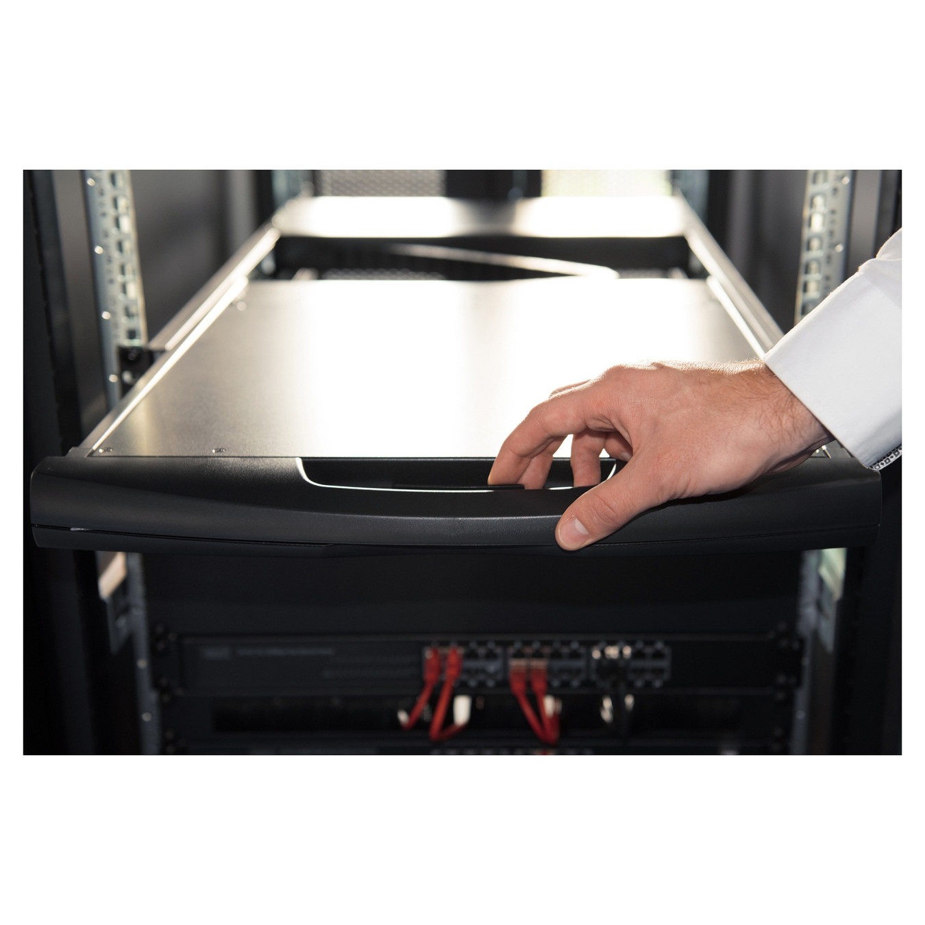Digitus 19' LCD KVM-Konsole. 16-Port CAT 5. US-Tastatur — Buy in Cyprus with Fast Delivery