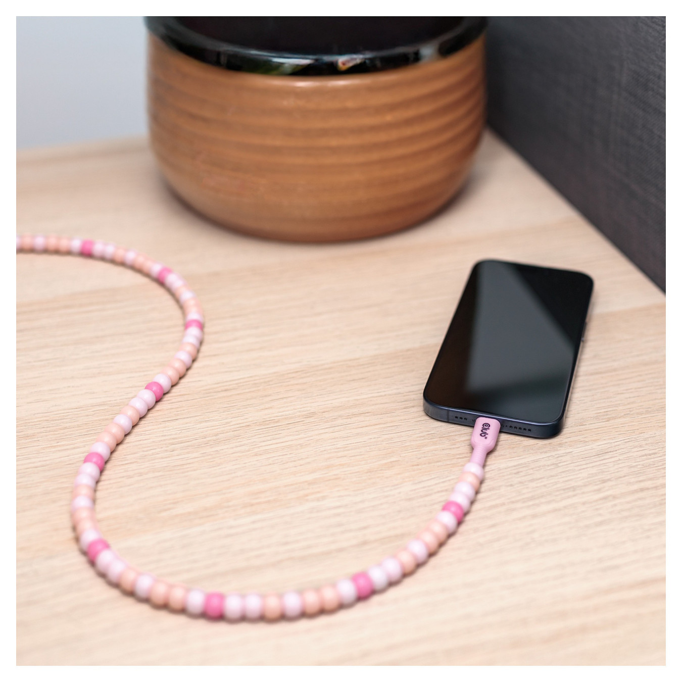 Club3D Lifestyle USB-C Perlen-Kabel PD60W.480Mbps 2m rosa — Buy in Cyprus with Fast Delivery