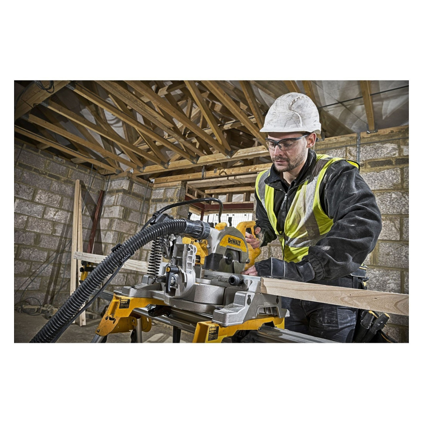DEWALT Paneelsaege 216 mm. 1800 Watt — Buy in Cyprus with Fast Delivery